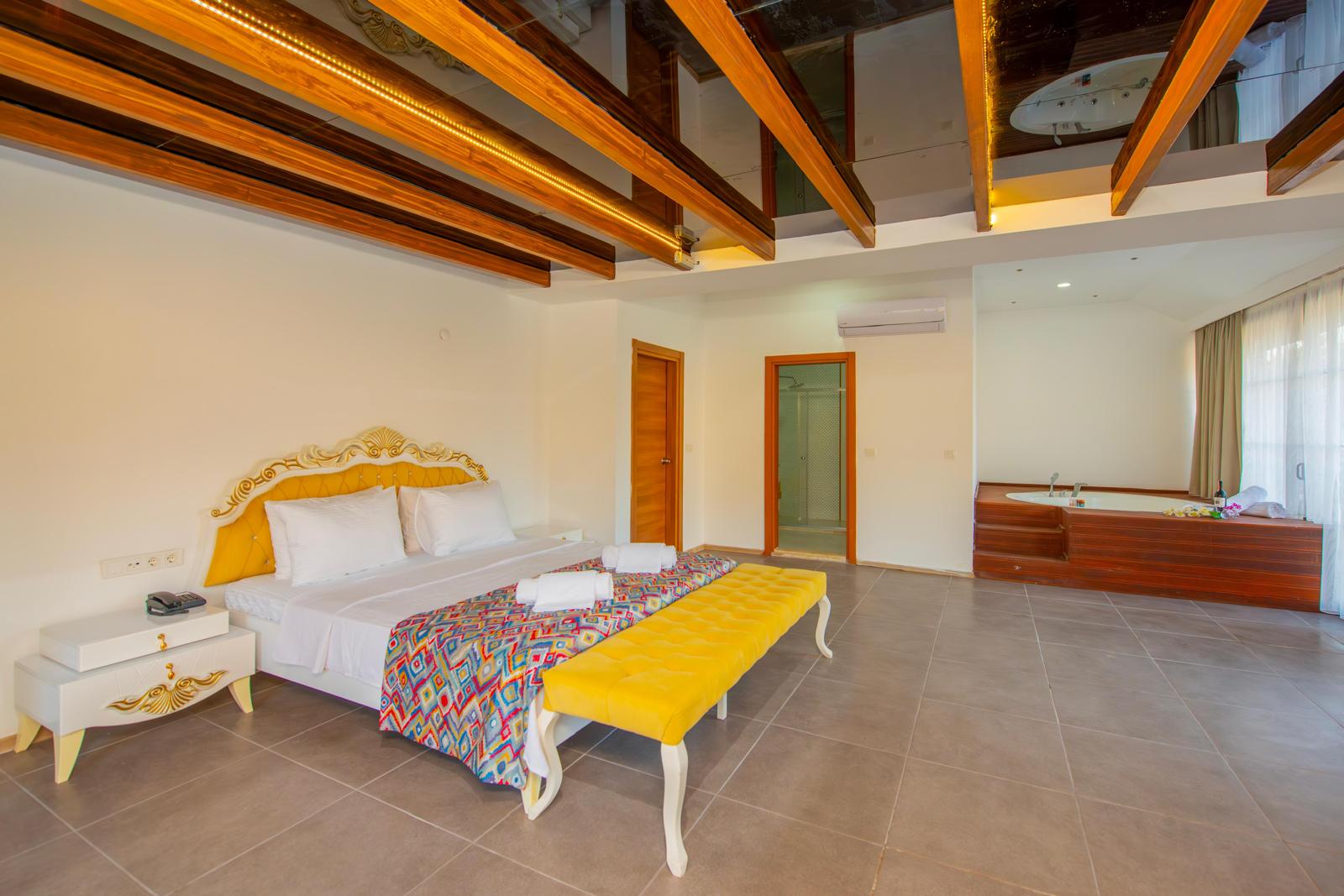 MIA SUITES HOTEL - SPA DELUXE