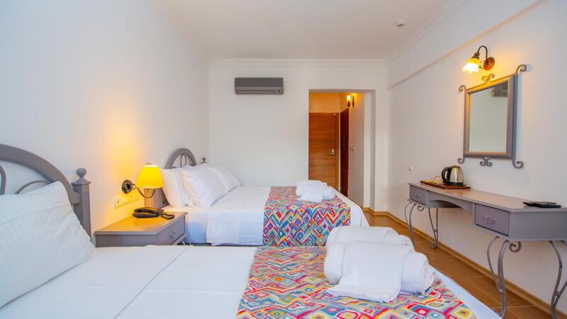 MIA SUITES HOTEL - SPA DELUXE