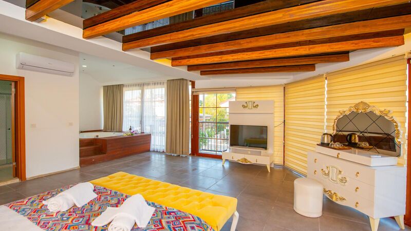 MIA SUITES HOTEL - SPA DELUXE