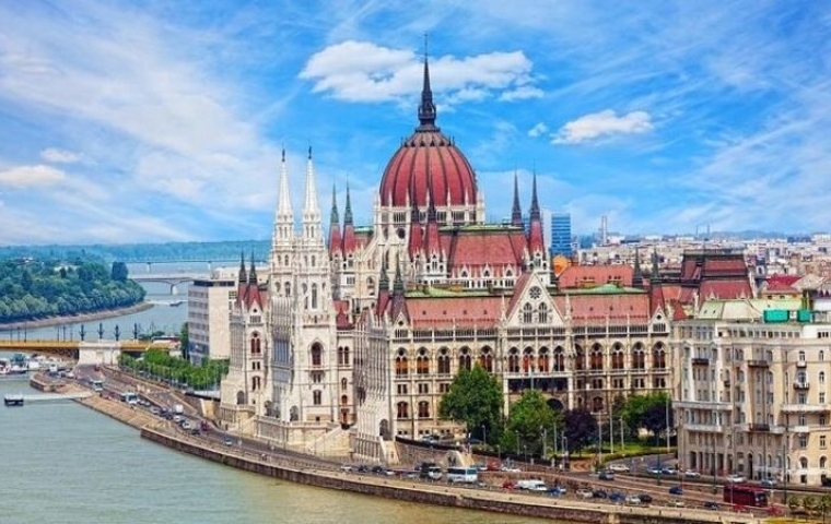 ORTA AVRUPA VE BALKAN ESİNTİSİ FC